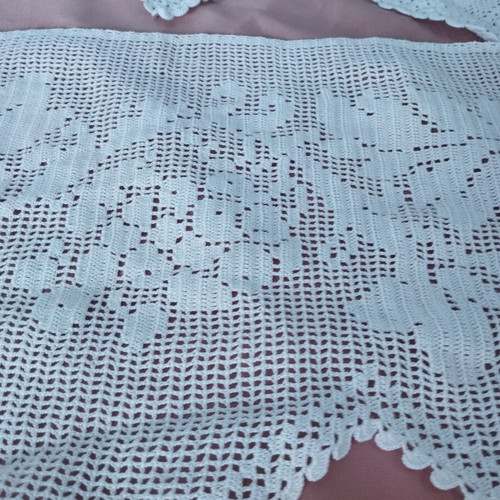 Vintage handmade wide crochet lace set of 2 with grapevine design, like new
