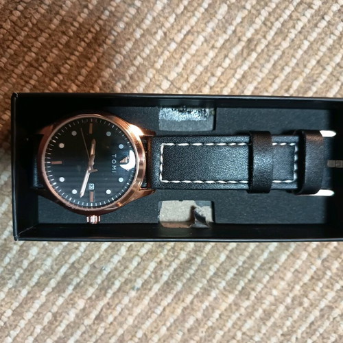 Analog watch like new