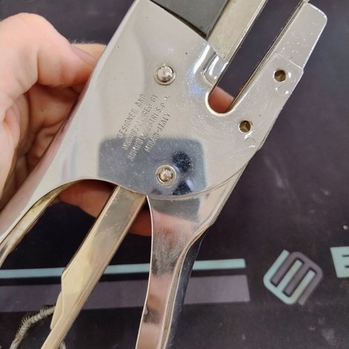 Stapler τλPrimula 12 used by Italian company Romeo Maestri