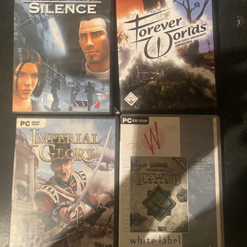 Pc games lot of 4 like new