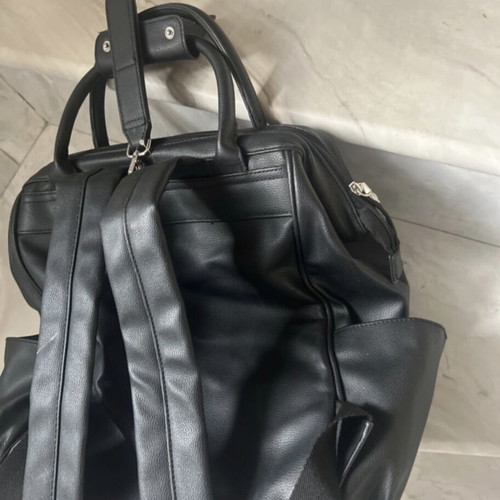 Disney women's backpack like new, black shoulder bag