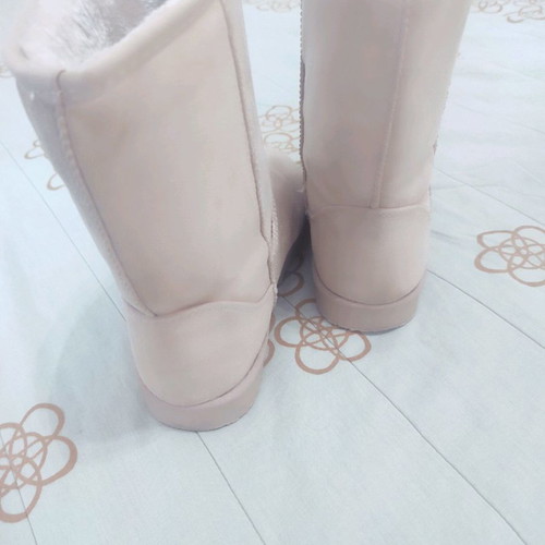 Boots size 37 beige in very good condition with box