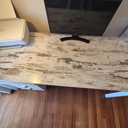 Desk 1.60x0.60m with white metal frame and decape surface