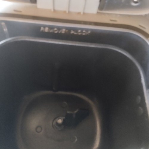 Bread Maker like new, kneads and bakes in three hours