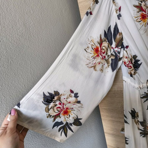 Celestino long white floral kimono like new