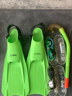 Children's beach accessories used