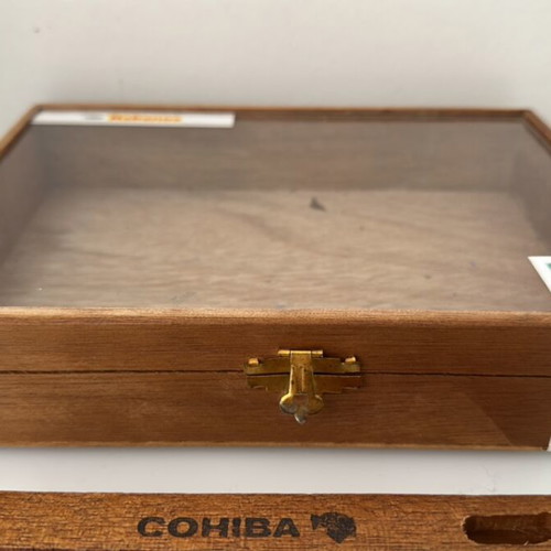 Cohiba Havana’s cigar box like new with glass lid collectible
