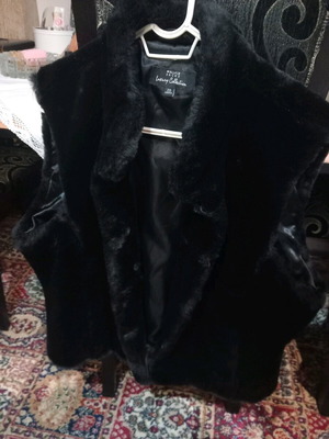 Wallace Sacks sleeveless fur vest used, black, size 20