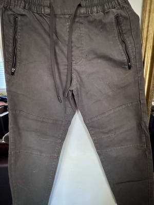 Παντελόνι Pull & Bear χακί Small με λάστιχο σαν καινούργιο