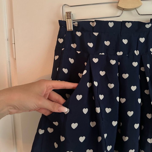 Vintage skort with pockets and heart pattern, size 38 Medium, new