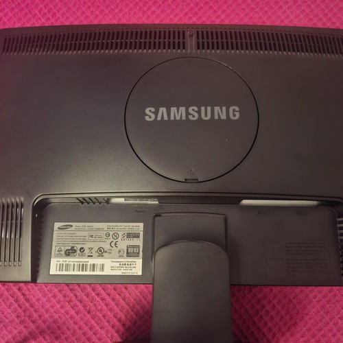 Samsung SyncMaster 943SN 19" LCD monitor used, with cables