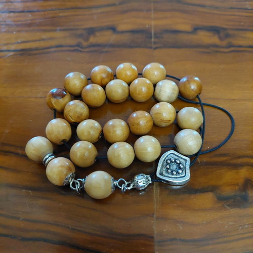 Komboloi from olive wood new, 21+3 beads with metal decorations