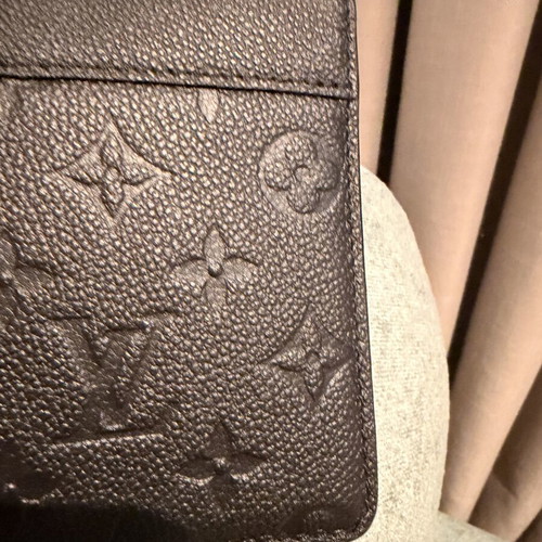 Rosy Wallet on Chain Louis Vuitton new, black and gold