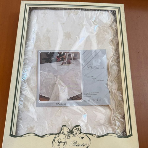 Guy Peixoto luxury tablecloths Califa and Jerusalem models