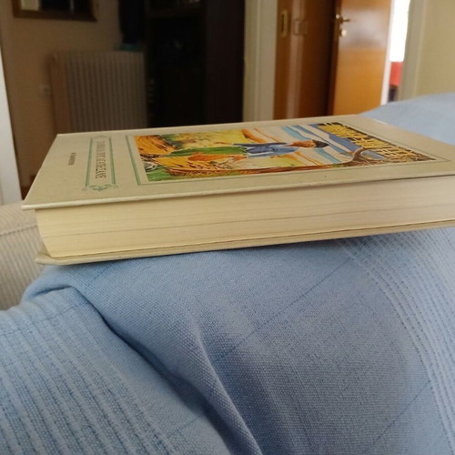 Oliver Twist book like new