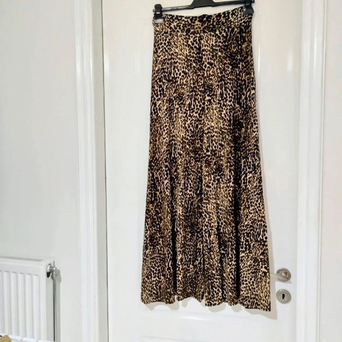 Animal print leopard palazzo pants, size M, elastic, stylish