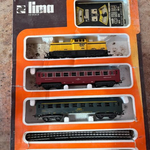 Lima 1990 model train used with battery transformer