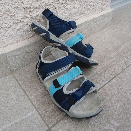 Children's sandals used, 2 pairs, size 31, leather