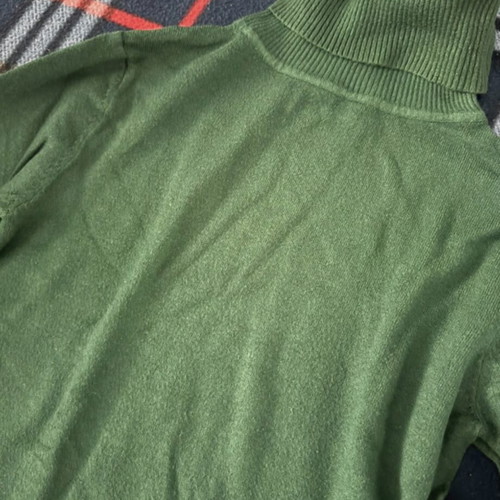 Women's green turtleneck S/M used