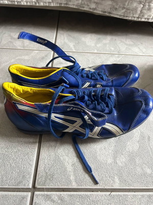 Asics track spikes like new, blue, size 43.5