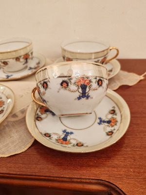 Hayasi Kutani Geisha porcelain tea set like new, 18 pieces