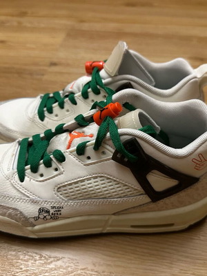 Nike Spizike Low αθλητικά παπούτσια σαν καινούργια, μέγεθος 38,5, άσπρα