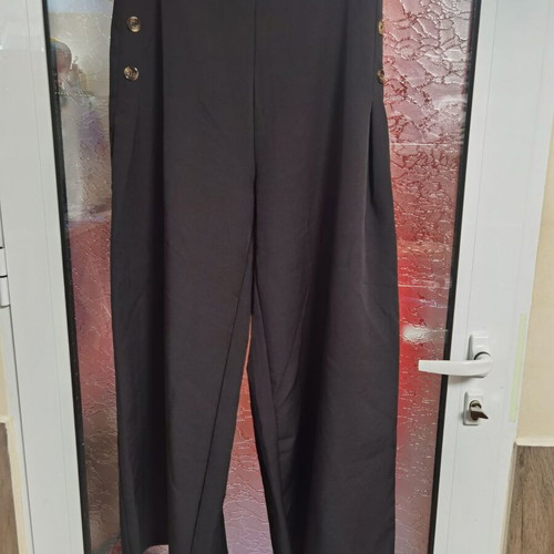 Modern women's wide-leg pants with elastic waist, black