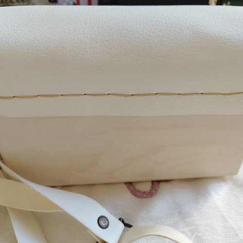Logos wooden shoulder bag like new, white vegan leather