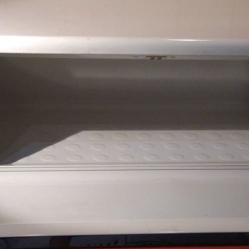Brabantia bread box unused with magnetic closure