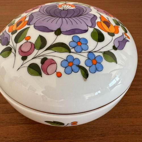 Vintage porcelain fondue pot from Hungary hand-painted, like new