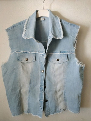 Αμάνικο καινούργιο σε τζιν style με κουμπιά, μέγεθος XL