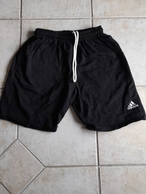 Ανδρικό αθλητικό σορτς Adidas μαύρο σαν καινούργιο, μέγεθος M