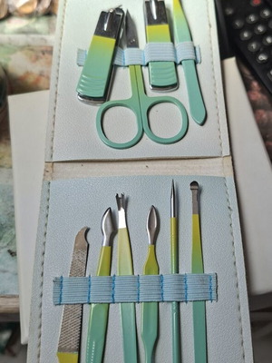 Manicure kit like new
