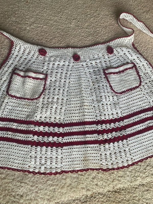 Κρητική κεντητή ποδιά