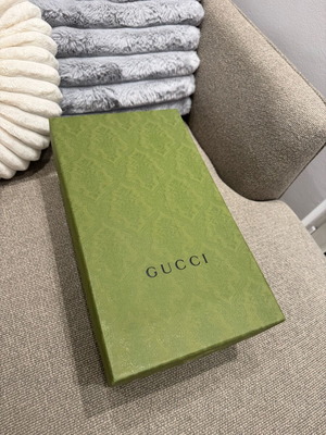 Gucci автентична кутия като нова, класическо зелено с лого