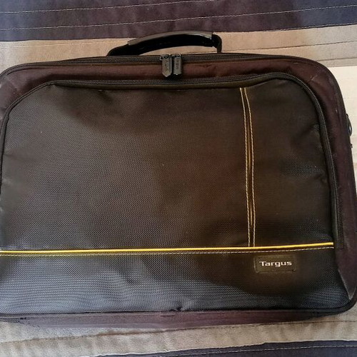 Φορητός υπολογιστής Acer Aspire 5742G i5 σαν καινούργιος με ασύρματο ποντίκι και τσάντα