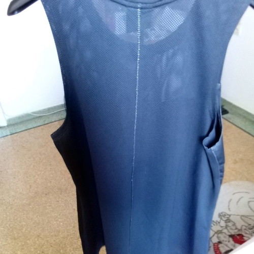 Nike small tank top used, black, ideal for yoga