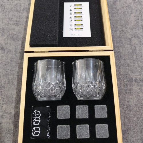 Whiskey gift set with 2 glasses and 6 stones in wooden box new