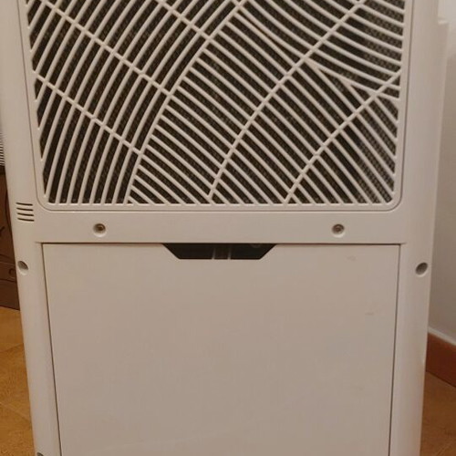 Dehumidifier JuroPro with ionizer like new, new filters