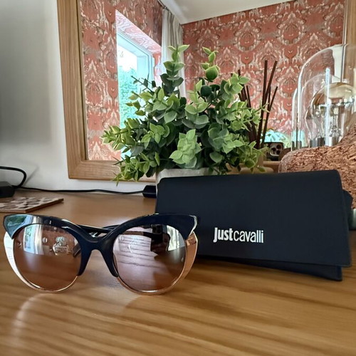 Just Cavalli Cat-Eye Sunglasses Like New, Black Frame, Brown Gradient Lenses