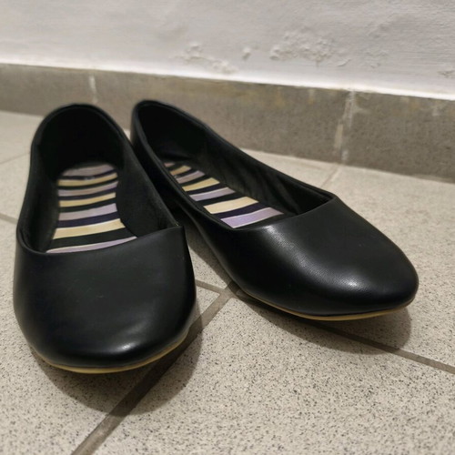 Benetton black ballerinas like new, size 40