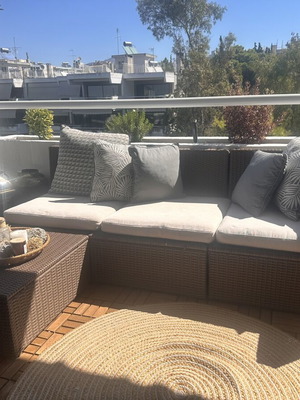 Καναπές κήπου Ikea με τραπεζάκι και μαξιλάρια σαν καινούργιο