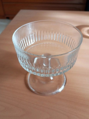 Drink glass from the 1970s, new, height 9cm