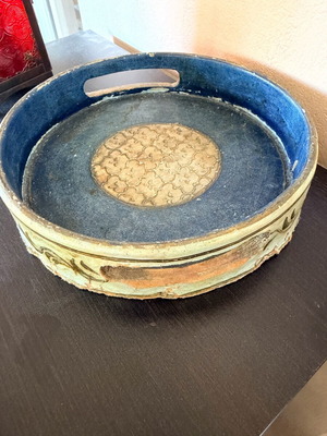 Vintage wooden tray used, 23cm diameter