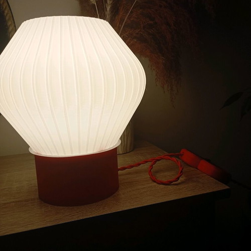 Retro lamp with white pleated shade and heart switch new