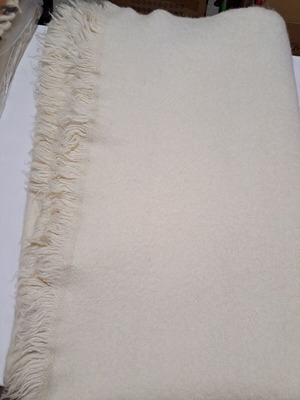 Wool Velentza blanket like new, cream color, 180x220cm