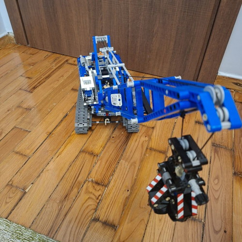 Lego Technic 42042 Crawler Crane used collectible set 2015