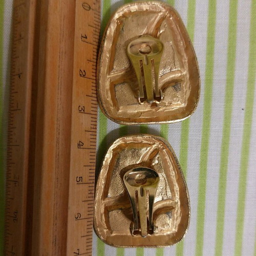 Vintage Faux Bijoux Clip Earrings like new, gold and green