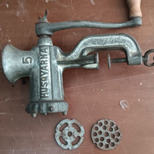 Husqvarna meat grinder used with 2 cutting heads, 1950s-1960s