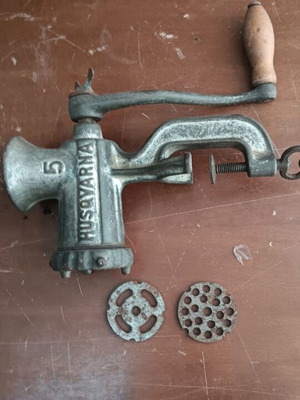 Husqvarna meat grinder used with 2 cutting heads, 1950s-1960s